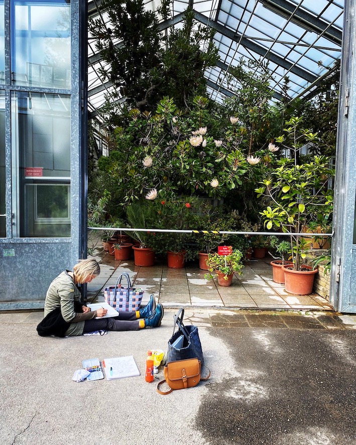 FA76A605-1656_Kerstin? beim Zeichnen