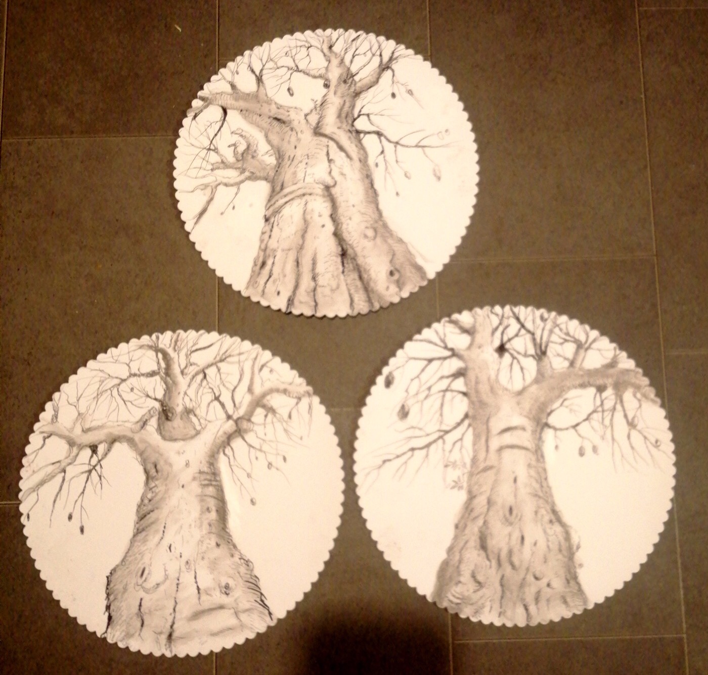 Cornelia H - der sprechender Baum in der Savanne (als Baumkuchen dargestellt)