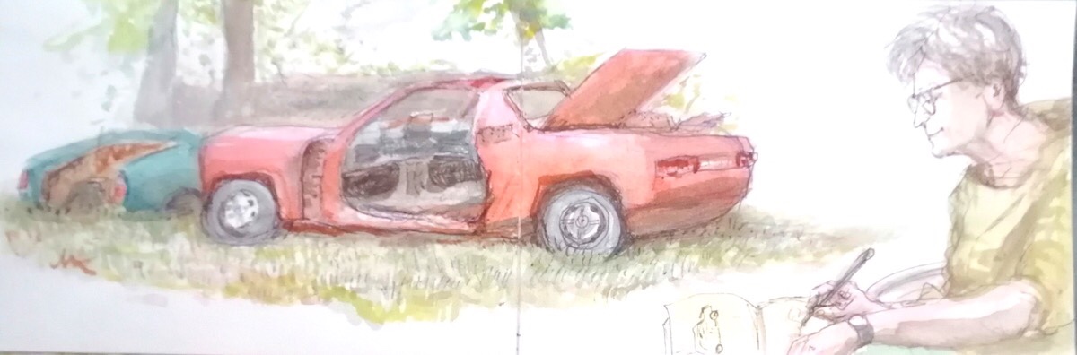 Cornelia H - Ein Porsche im Dickicht, und eine Mitzeichnerin aus Rheinbach. Auf dem Gelände des Hostels.